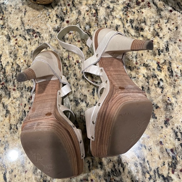 Shoes - Picture 4 of 5